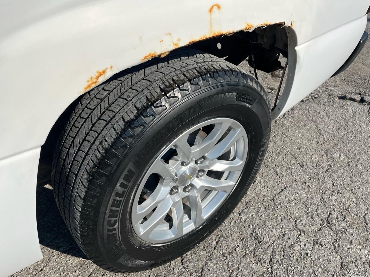 Chevrolet Silverado 1500 Crew Cab 143.5" WB LS 2005