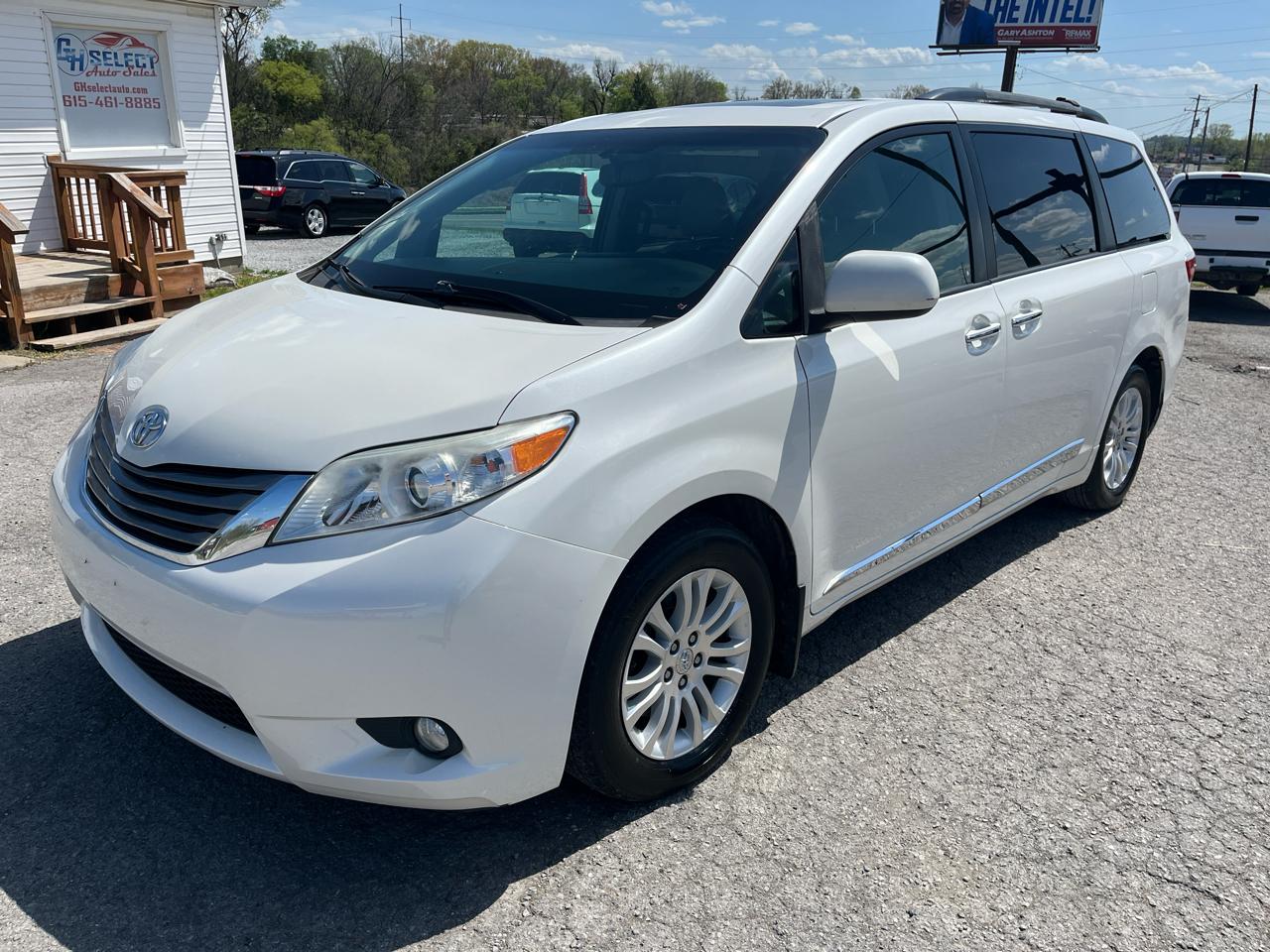 Toyota Sienna XLE 8-Pass V6 2017