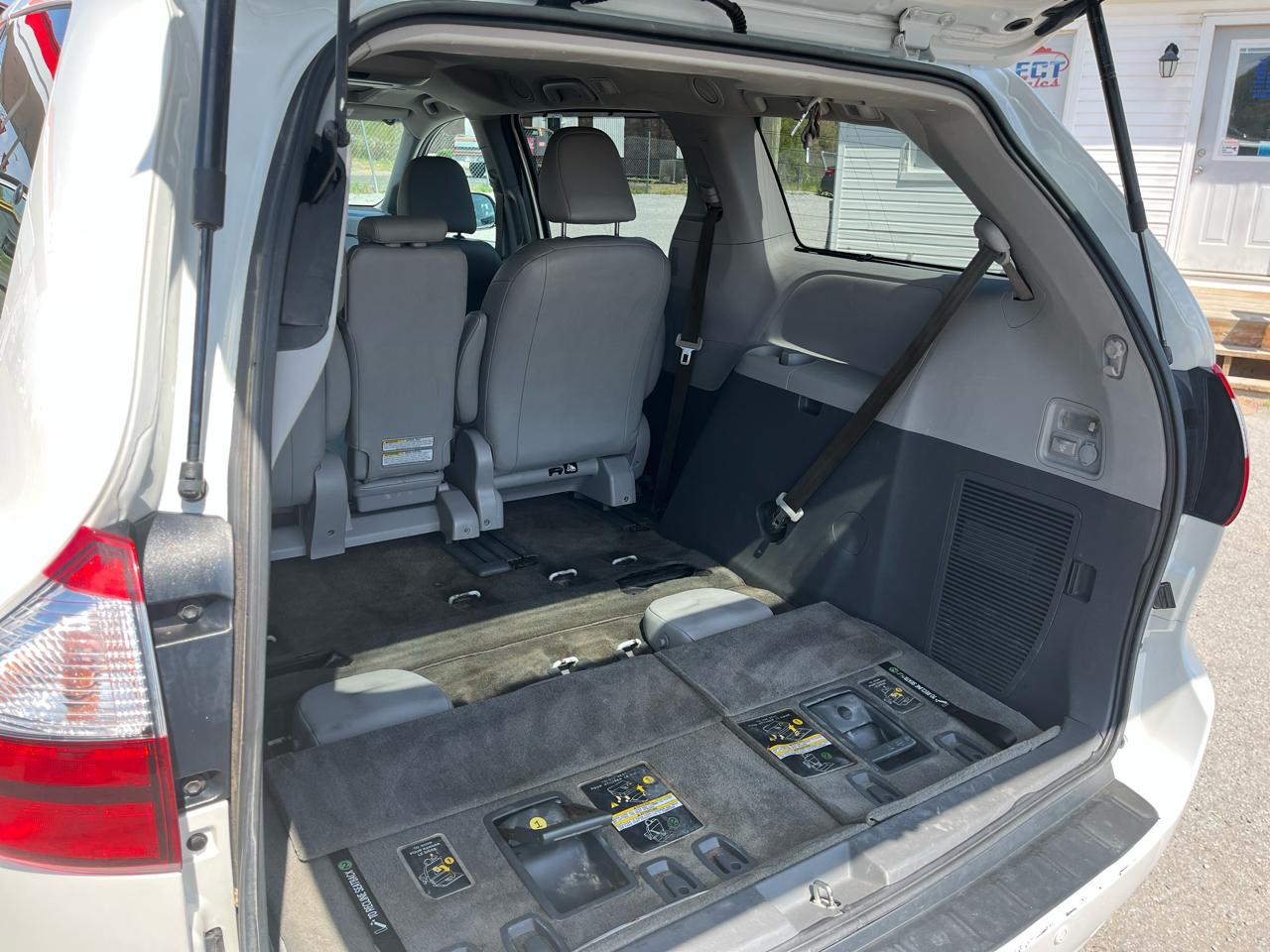 Toyota Sienna XLE 8-Pass V6 2017