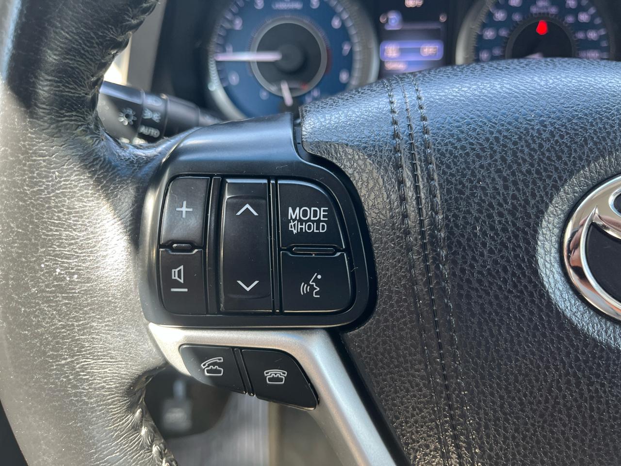 Toyota Sienna XLE 8-Pass V6 2017