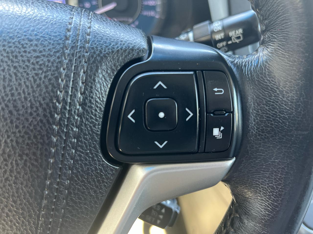 Toyota Sienna XLE 8-Pass V6 2017