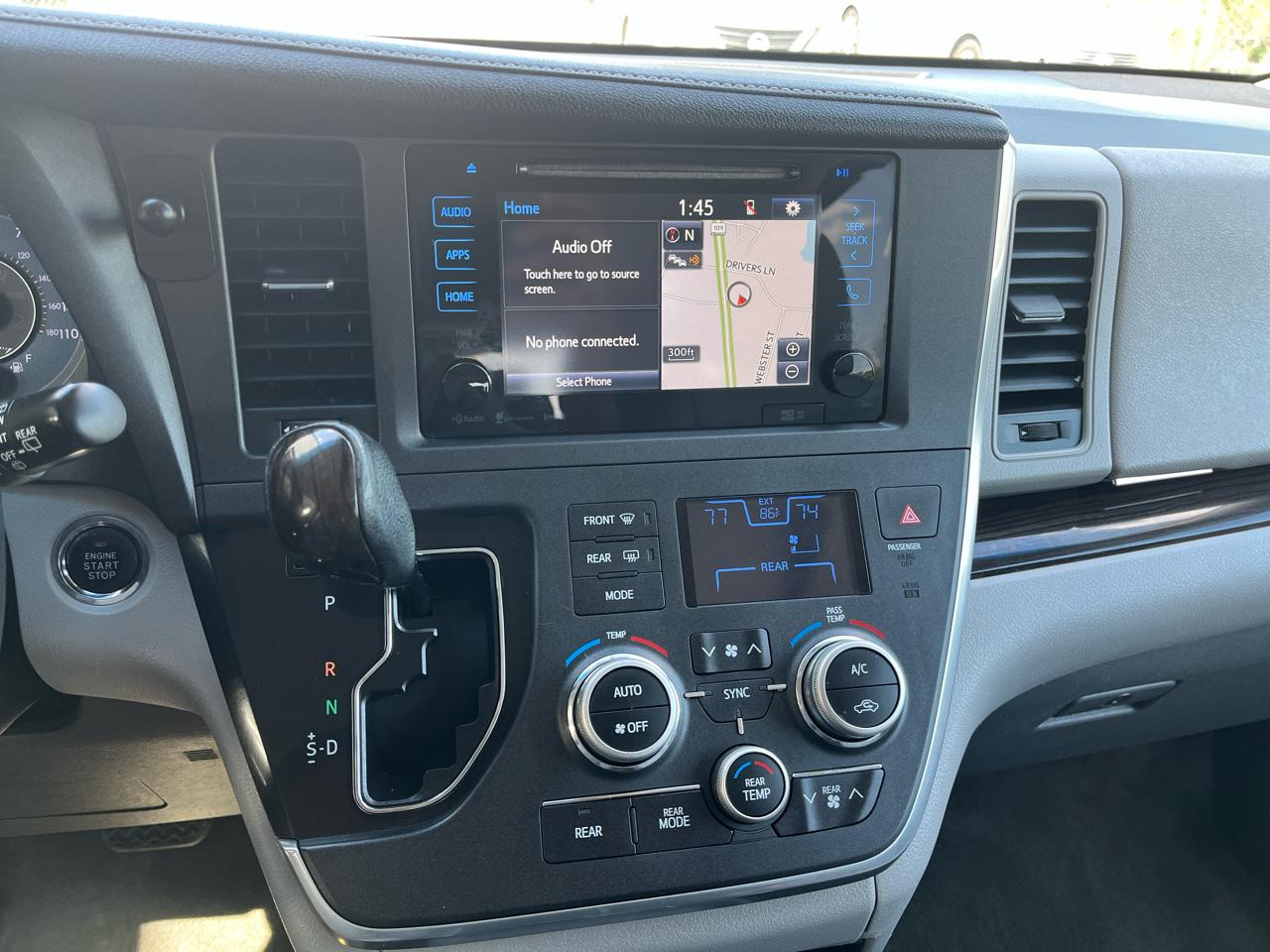 Toyota Sienna XLE 8-Pass V6 2017