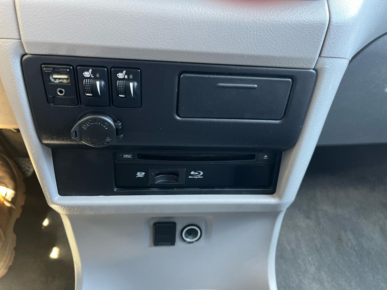 Toyota Sienna XLE 8-Pass V6 2017