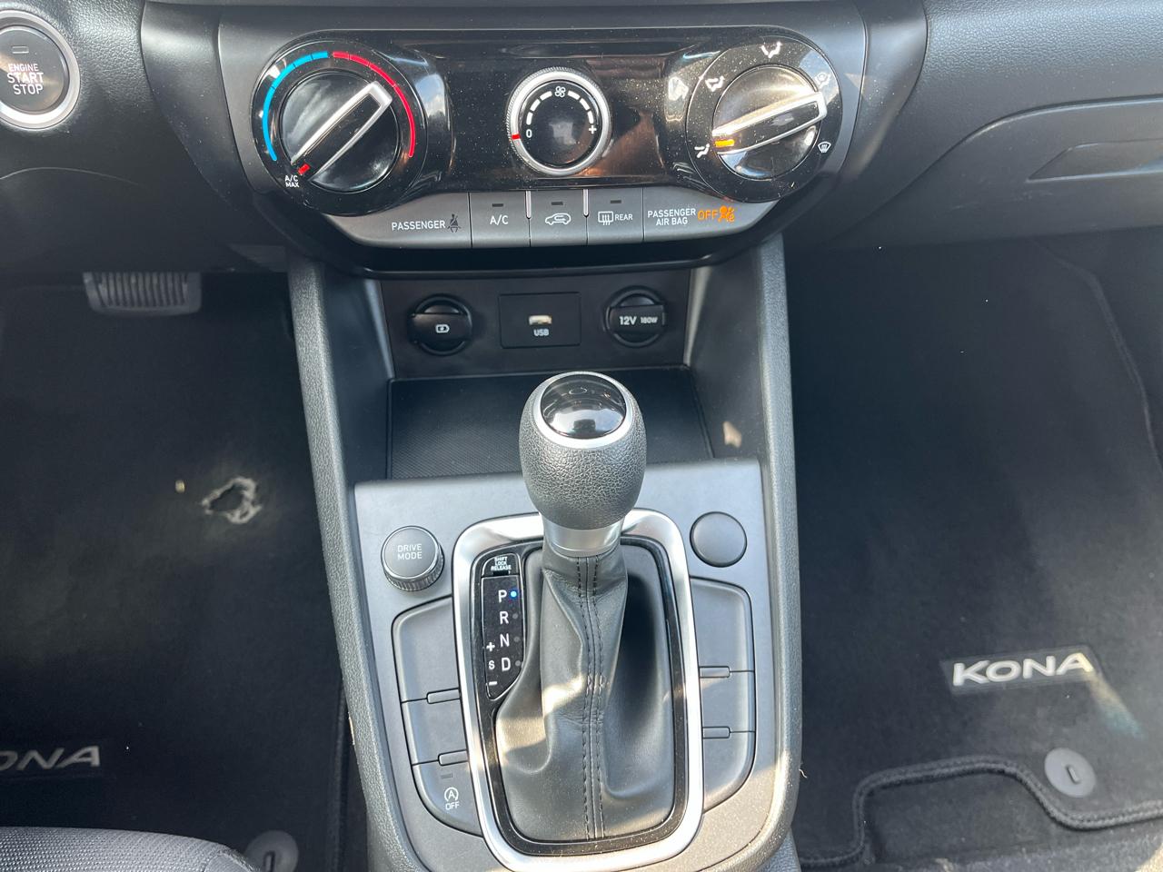 Hyundai Kona SEL Auto FWD 2022