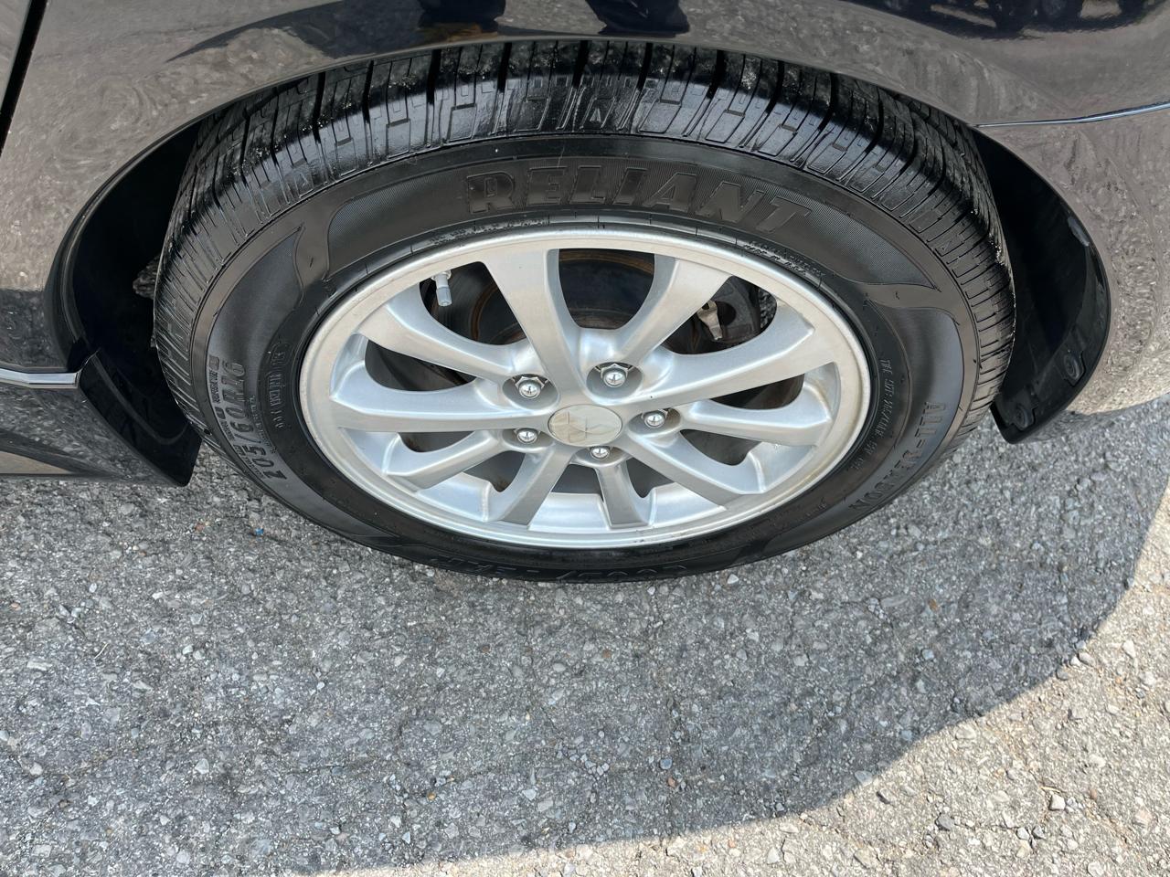 Mitsubishi Lancer ES 4D Sedan 2014