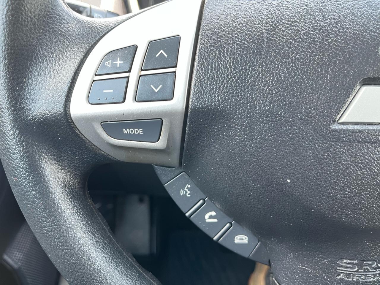 Mitsubishi Lancer ES 4D Sedan 2014