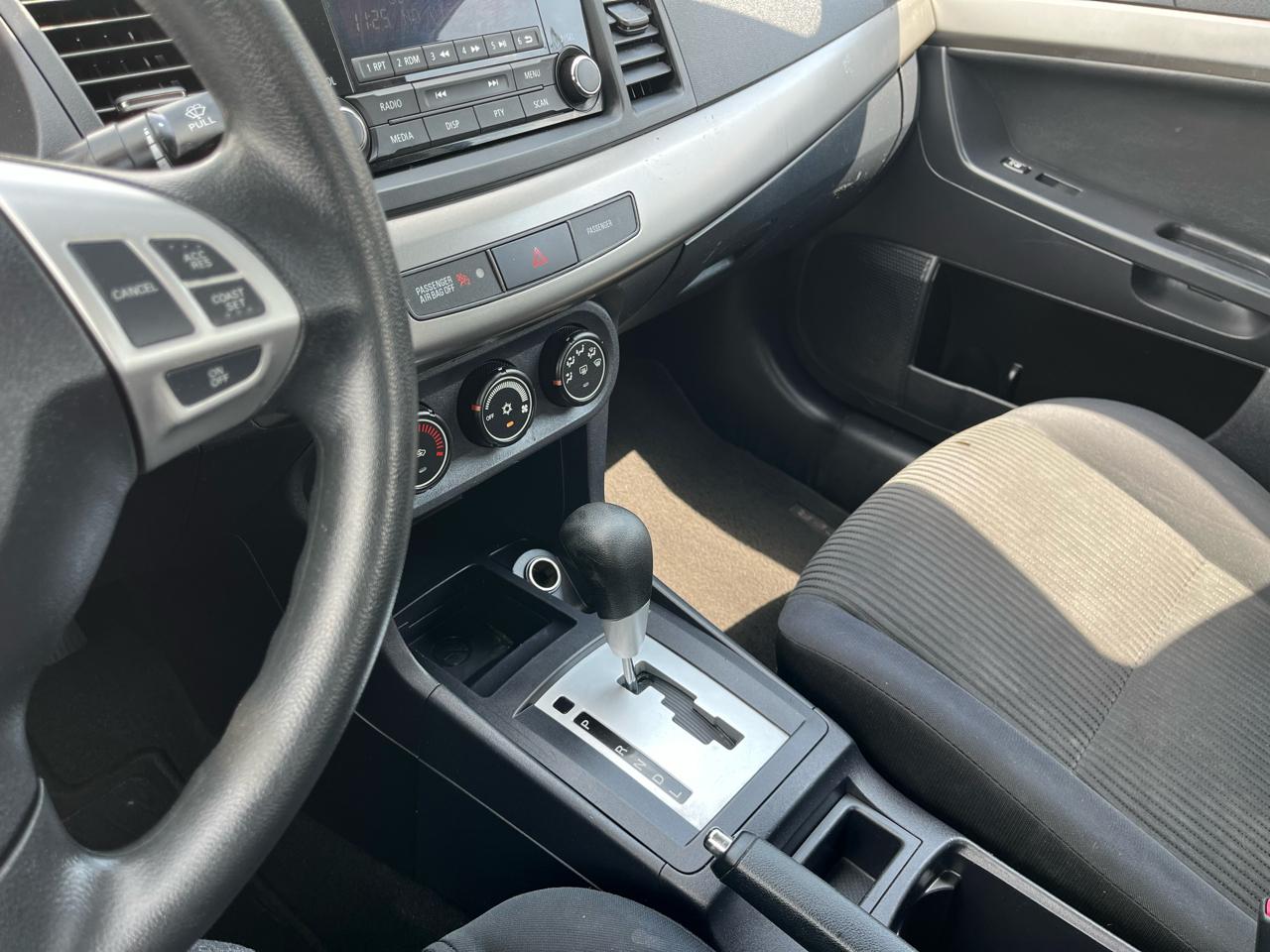 Mitsubishi Lancer ES 4D Sedan 2014