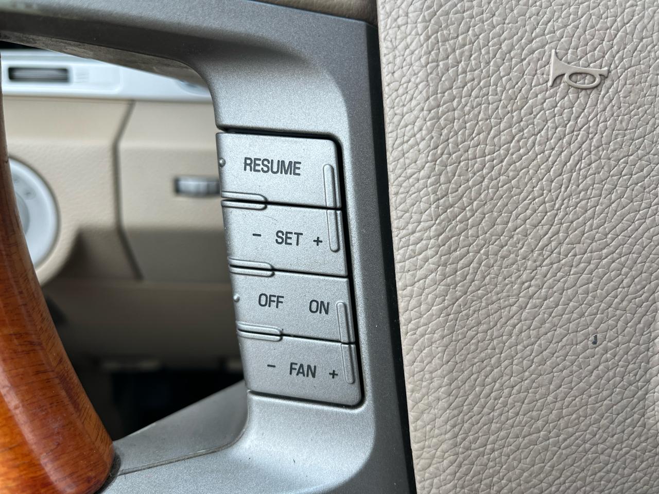 Lincoln Navigator 2WD 4dr 2008