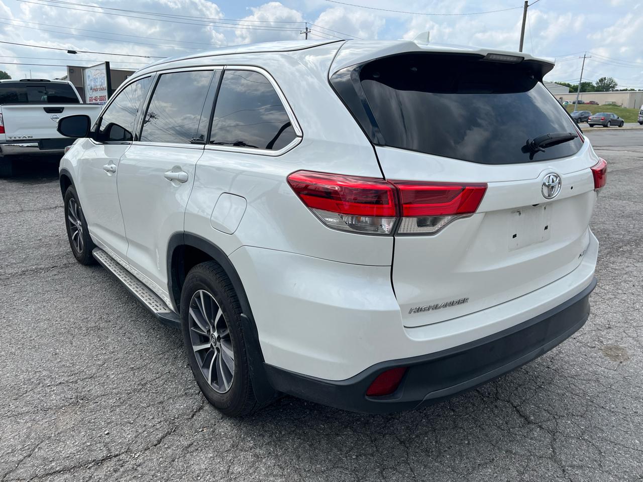 Toyota Highlander XLE FWD V6 2018