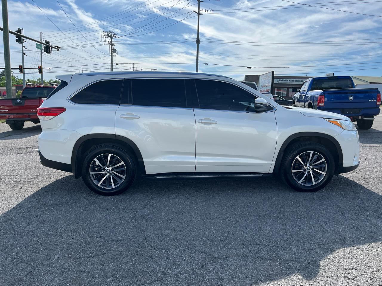 Toyota Highlander XLE FWD V6 2018