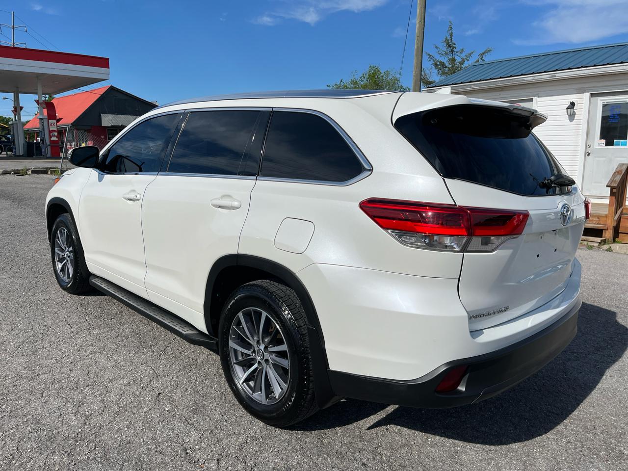 Toyota Highlander XLE FWD V6 2018