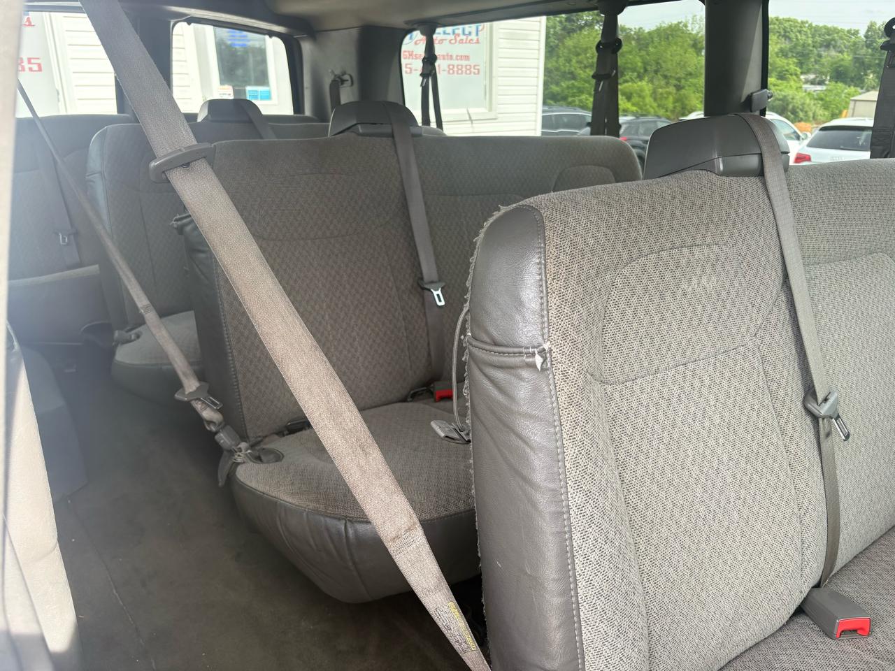 Chevrolet Express Passenger RWD 3500 155" LT w/1LT 2016