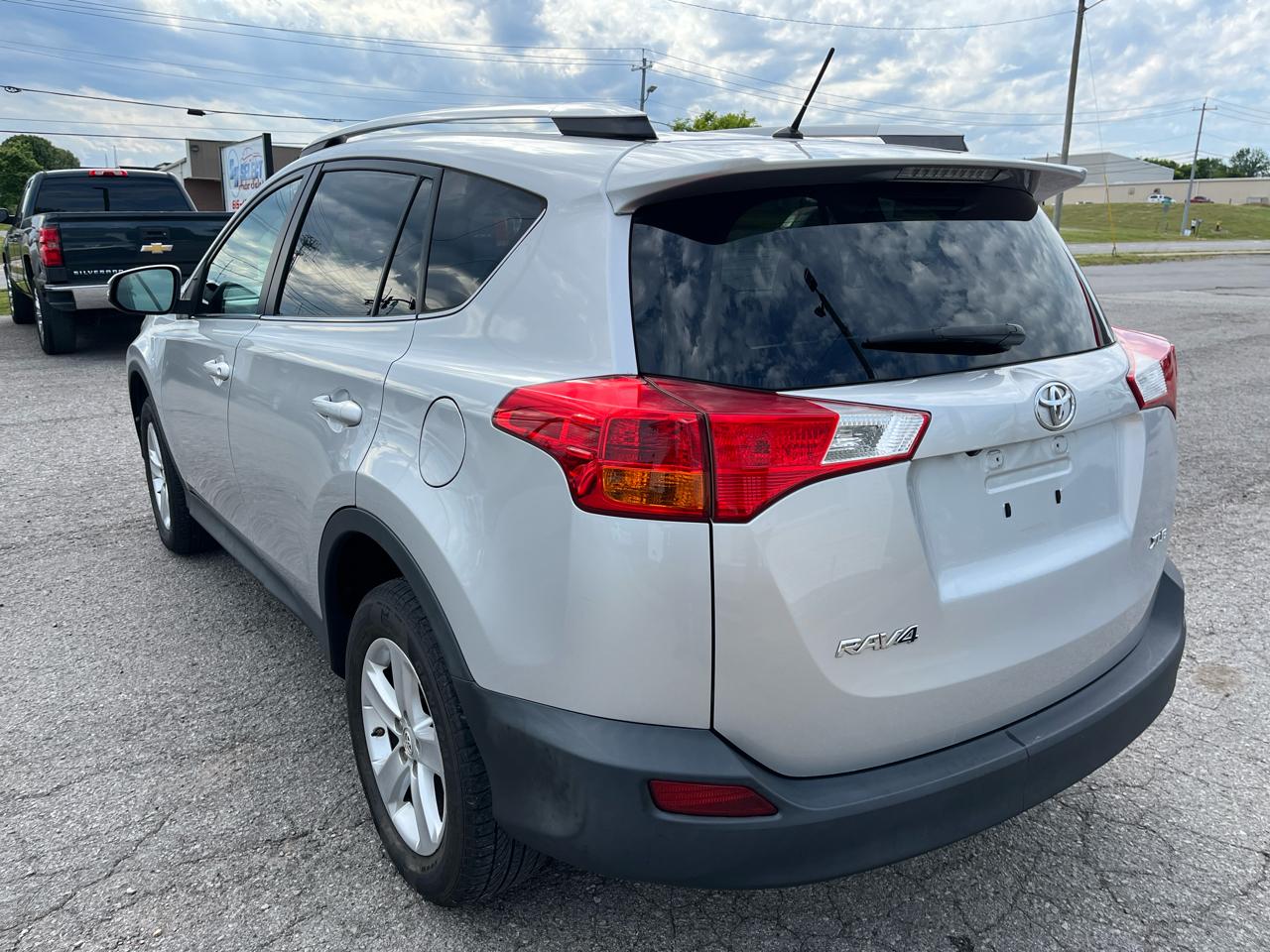 Toyota RAV4 FWD 4dr XLE (Natl) 2013