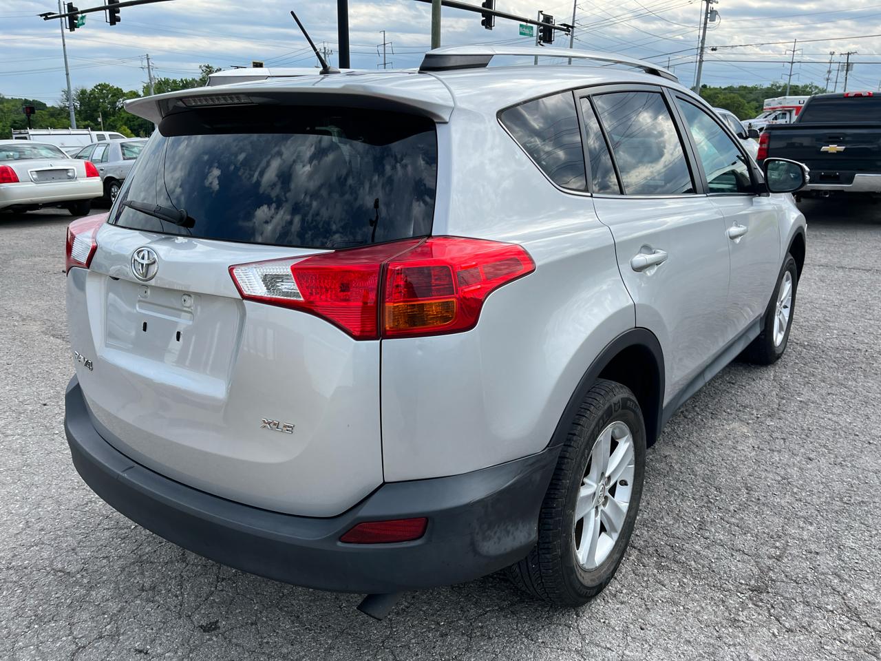 Toyota RAV4 FWD 4dr XLE (Natl) 2013