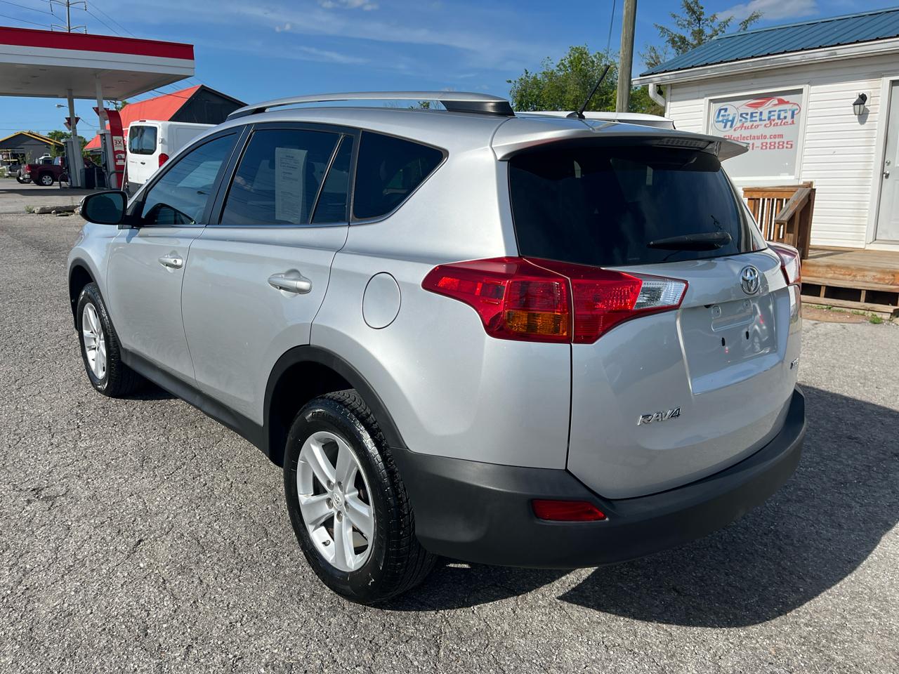 Toyota RAV4 FWD 4dr XLE (Natl) 2013