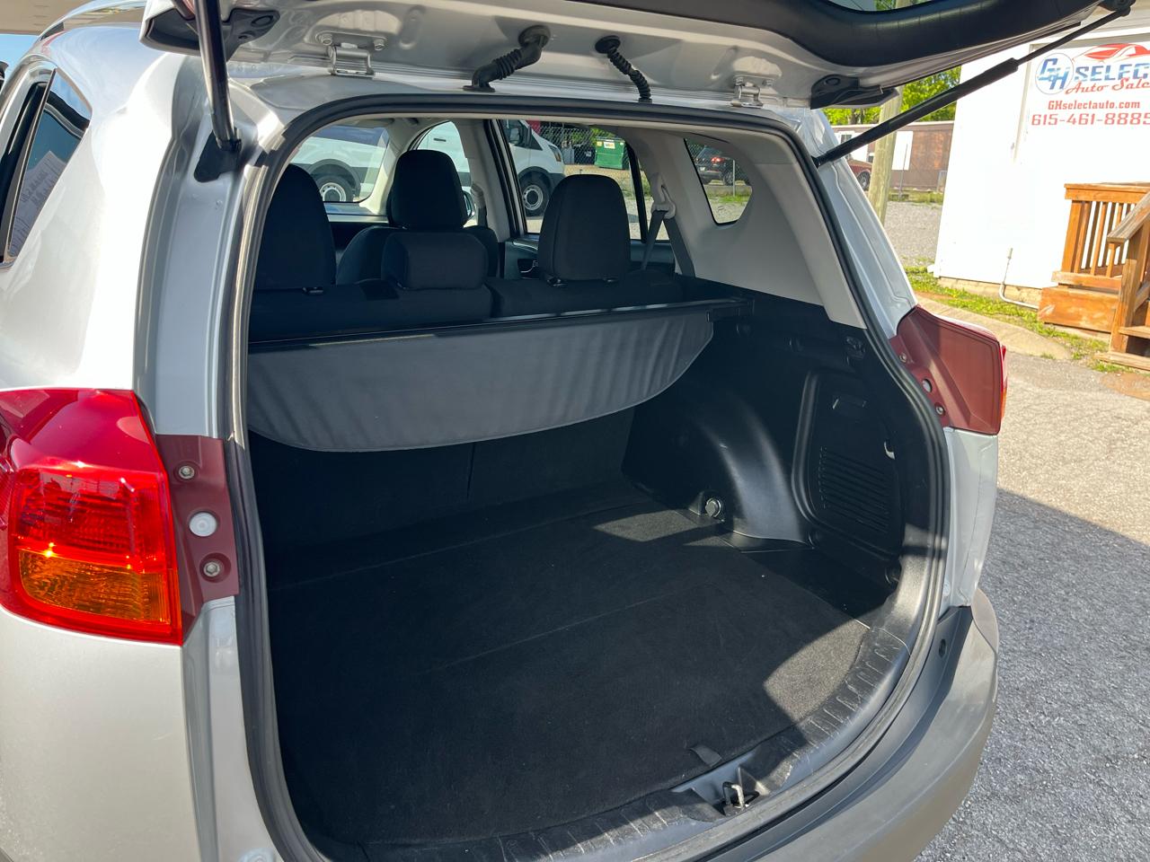 Toyota RAV4 FWD 4dr XLE (Natl) 2013