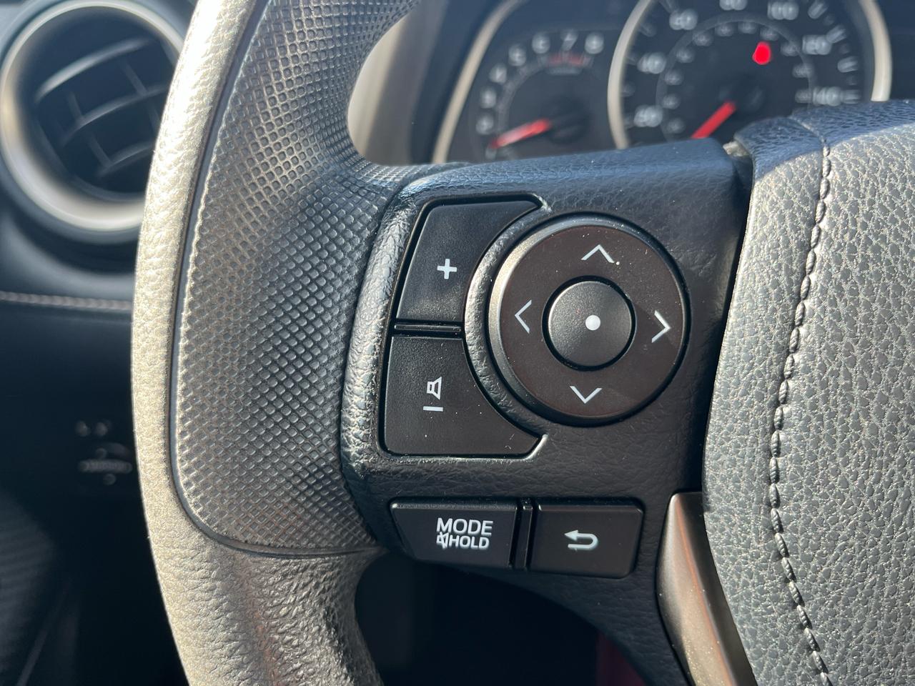 Toyota RAV4 FWD 4dr XLE (Natl) 2013