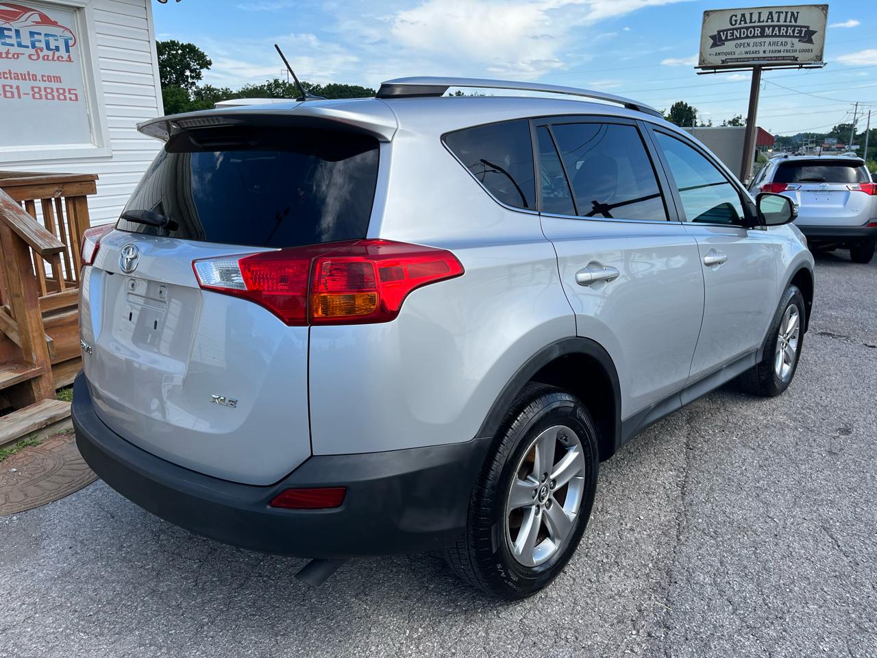 Toyota RAV4 FWD 4dr XLE (Natl) 2015