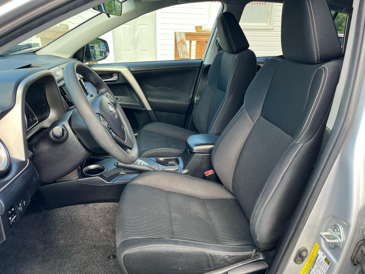 Toyota RAV4 FWD 4dr XLE (Natl) 2015