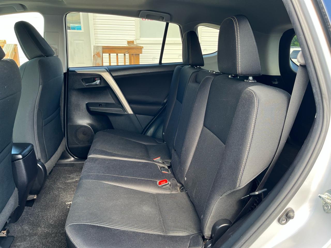 Toyota RAV4 FWD 4dr XLE (Natl) 2015