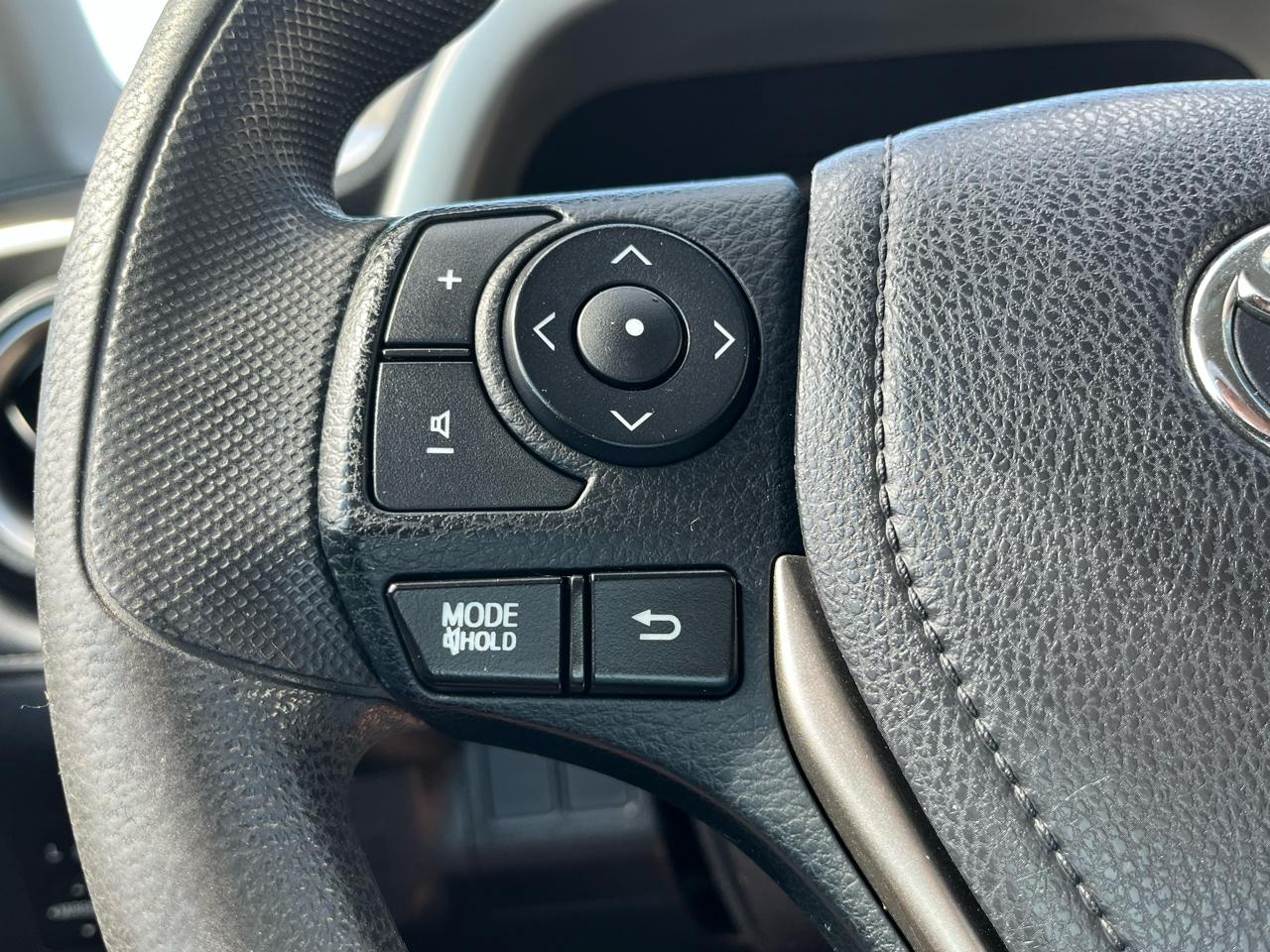 Toyota RAV4 FWD 4dr XLE (Natl) 2015