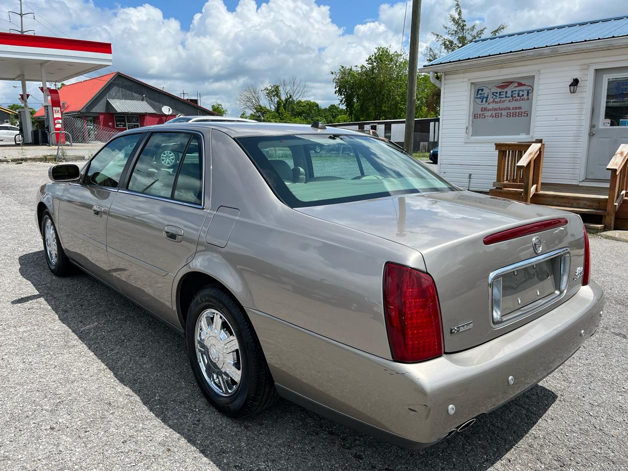 Cadillac DeVille 4dr Sdn 2004