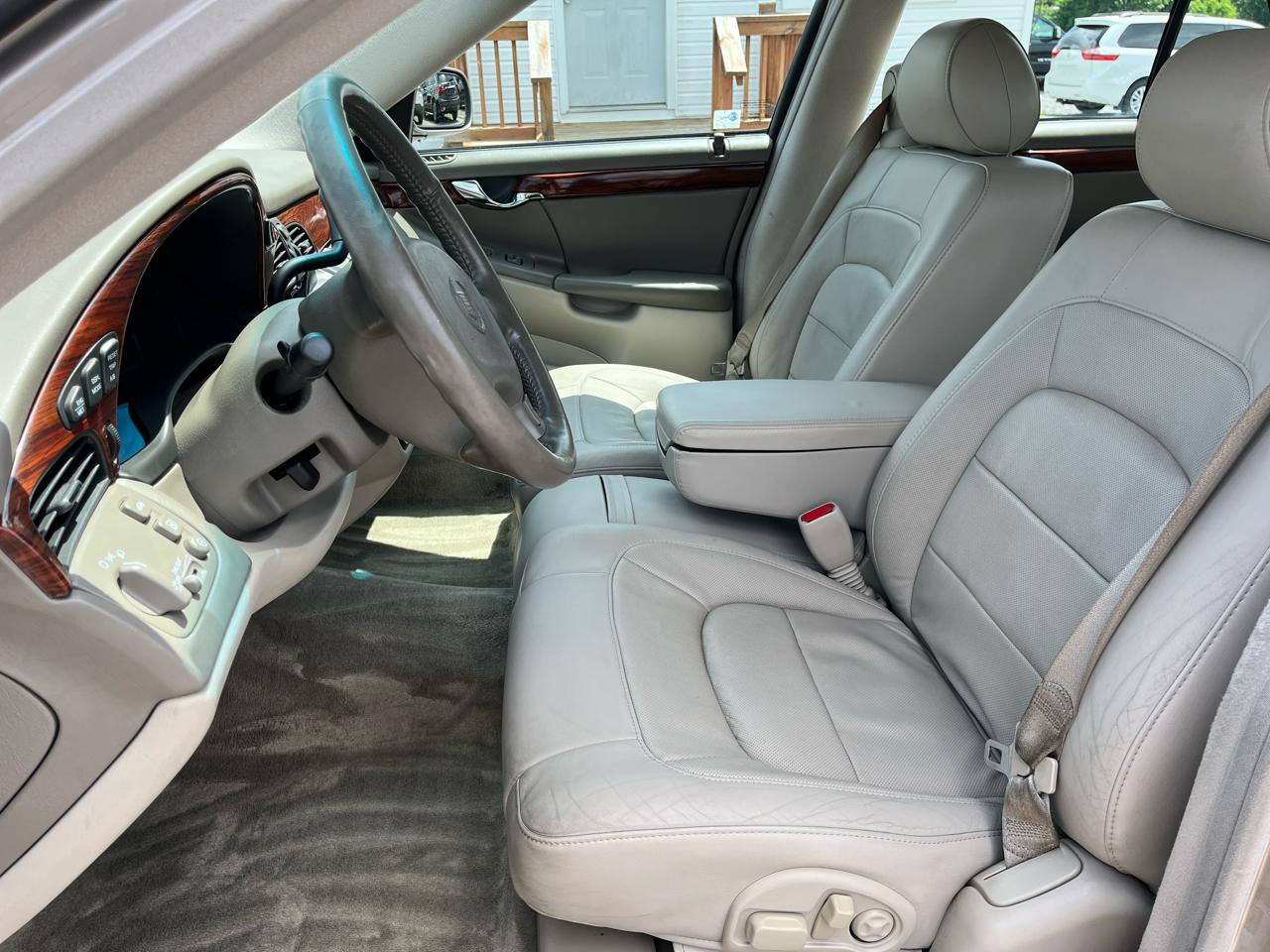 Cadillac DeVille 4dr Sdn 2004