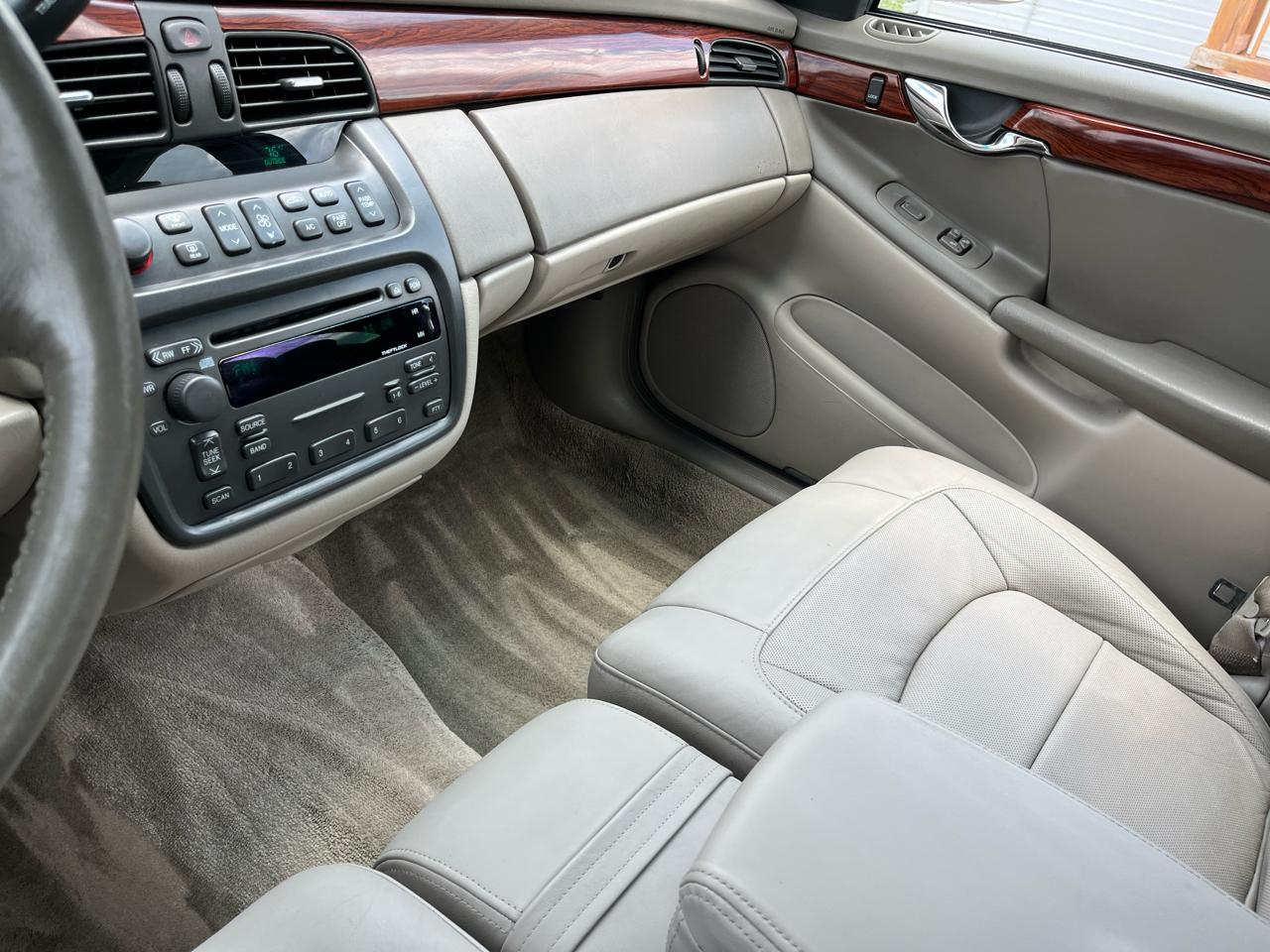 Cadillac DeVille 4dr Sdn 2004