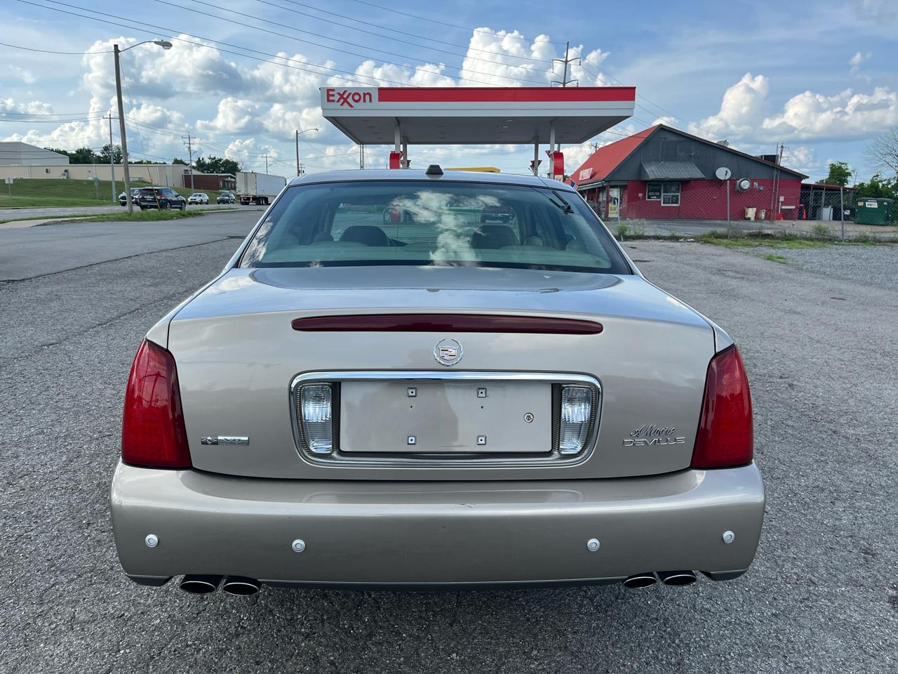 Cadillac DeVille 4dr Sdn 2004