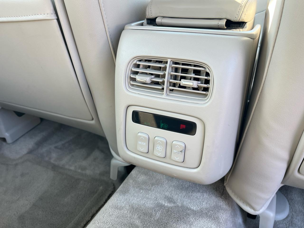 Cadillac DeVille 4dr Sdn 2004