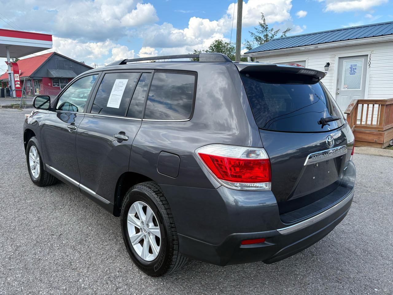 Toyota Highlander 4WD 4dr V6 (Natl) 2013