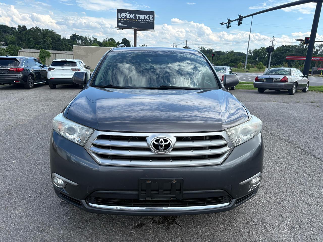 Toyota Highlander 4WD 4dr V6 (Natl) 2013