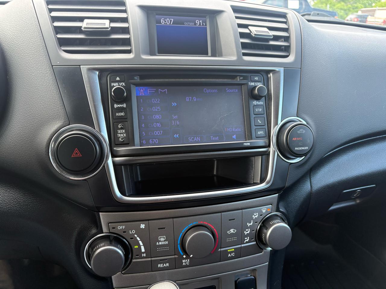 Toyota Highlander 4WD 4dr V6 (Natl) 2013