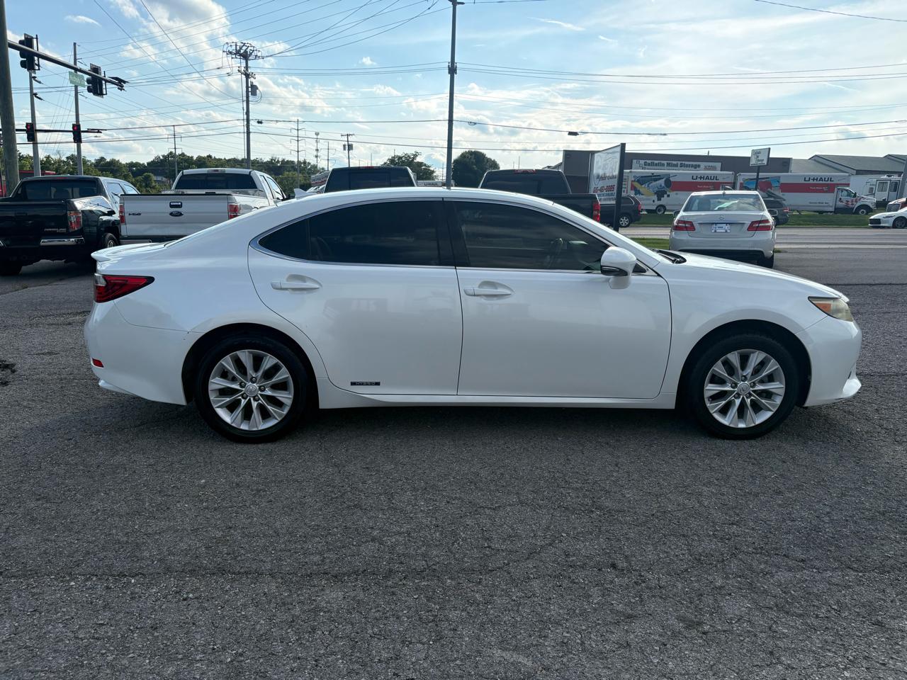 Lexus ES 300h 4dr Sdn Hybrid 2013