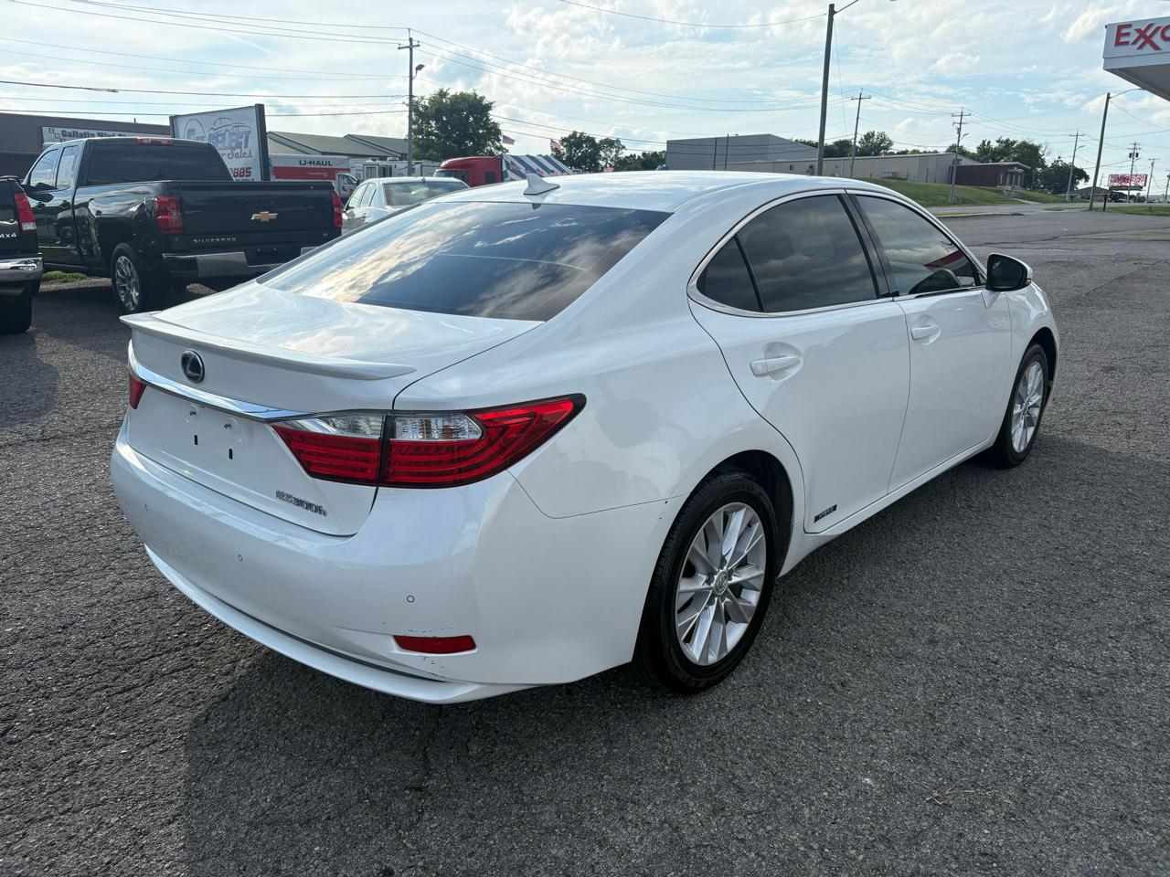 Lexus ES 300h 4dr Sdn Hybrid 2013