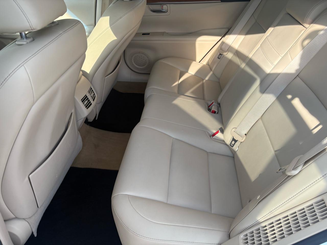 Lexus ES 300h 4dr Sdn Hybrid 2013