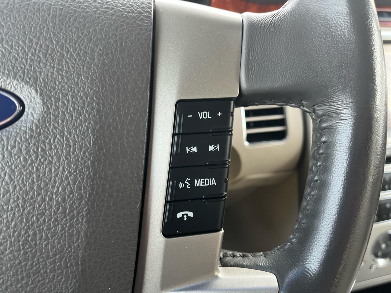 Ford Flex 4dr Limited FWD 2011