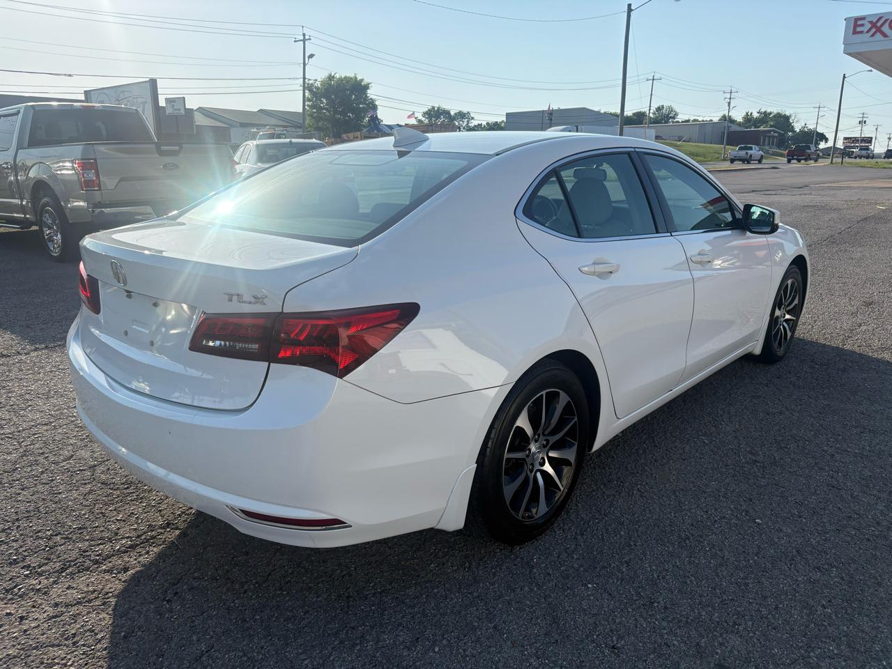 Acura TLX 4dr Sdn FWD 2015