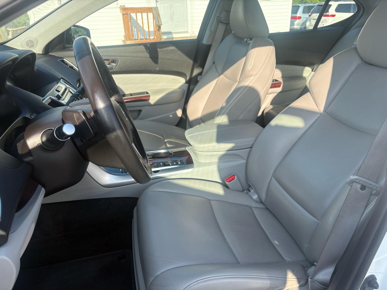 Acura TLX 4dr Sdn FWD 2015