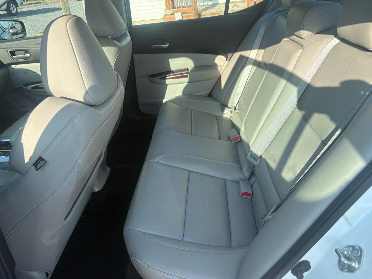 Acura TLX 4dr Sdn FWD 2015