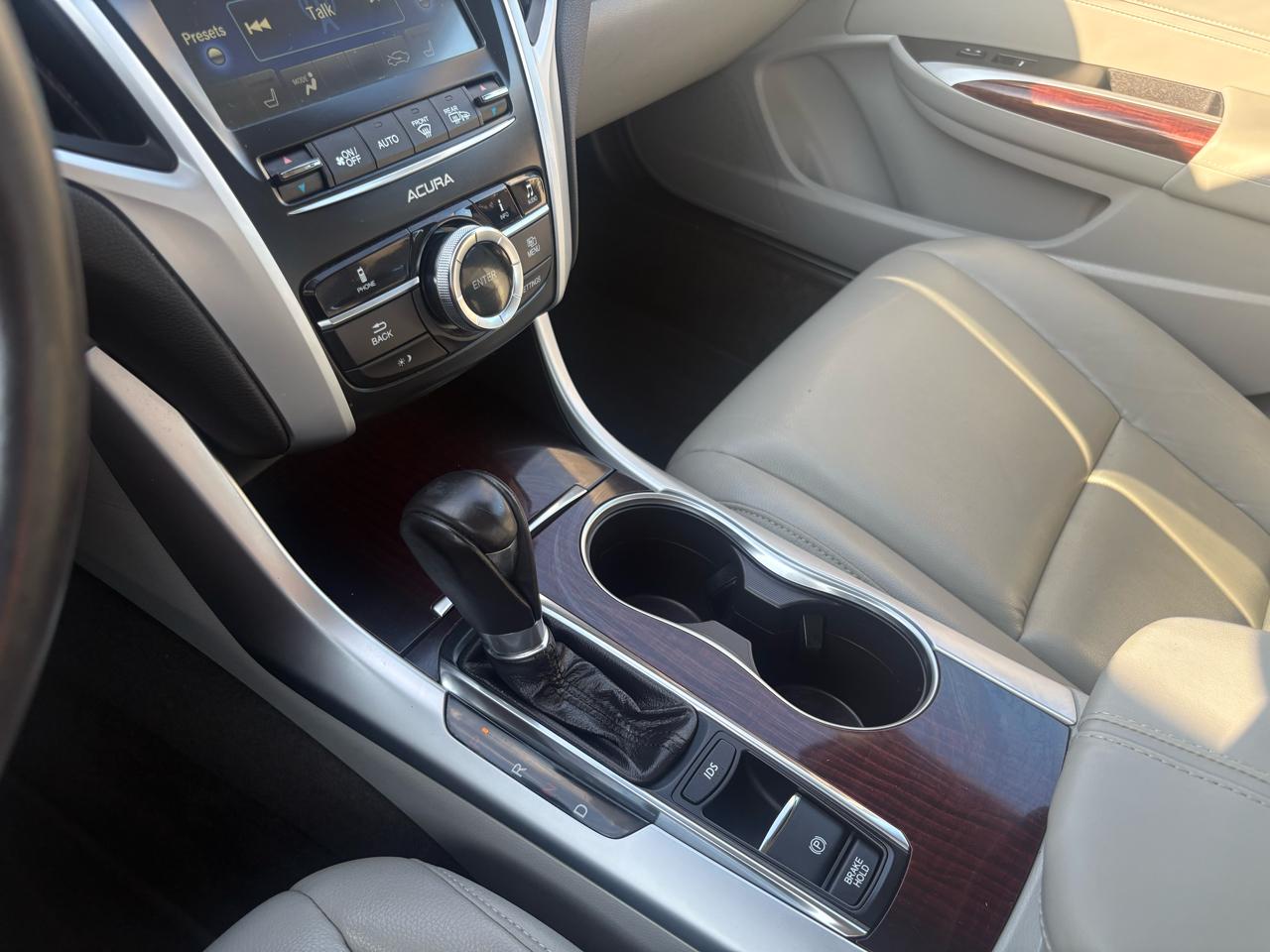 Acura TLX 4dr Sdn FWD 2015