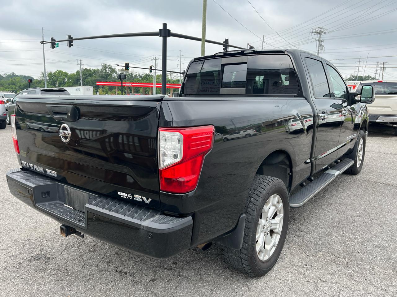 Nissan Titan XD 4x2 Gas Crew Cab SV 2017
