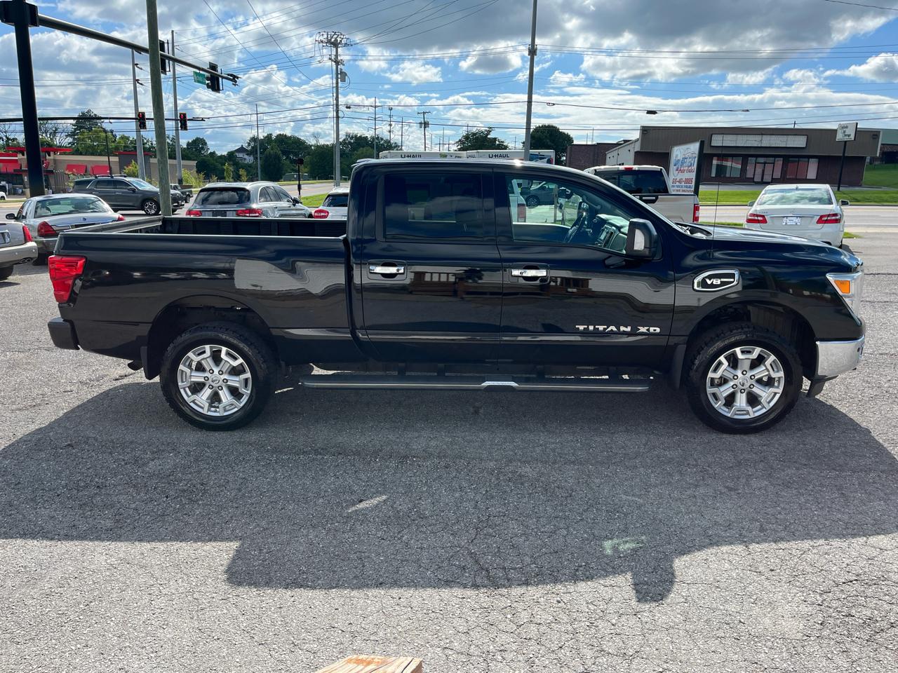 Nissan Titan XD 4x2 Gas Crew Cab SV 2017