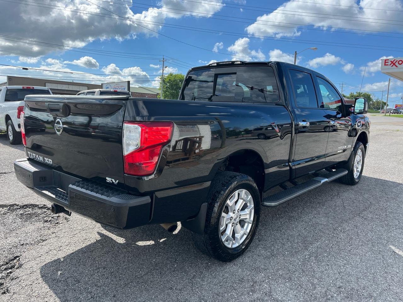 Nissan Titan XD 4x2 Gas Crew Cab SV 2017