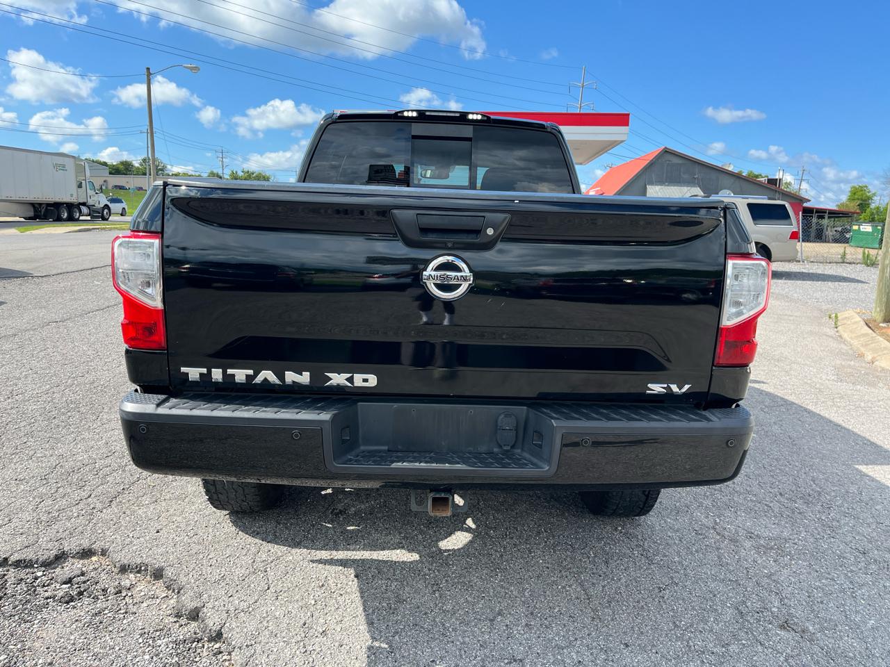 Nissan Titan XD 4x2 Gas Crew Cab SV 2017
