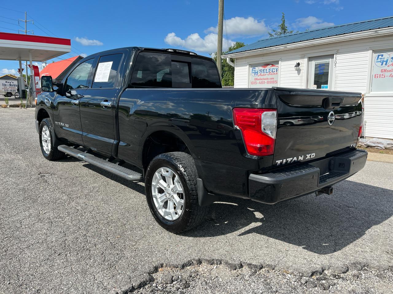 Nissan Titan XD 4x2 Gas Crew Cab SV 2017