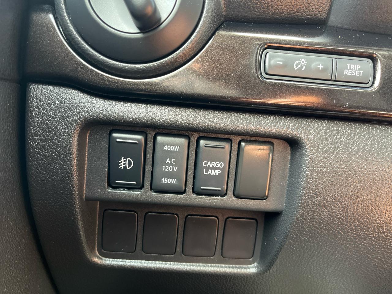 Nissan Titan XD 4x2 Gas Crew Cab SV 2017