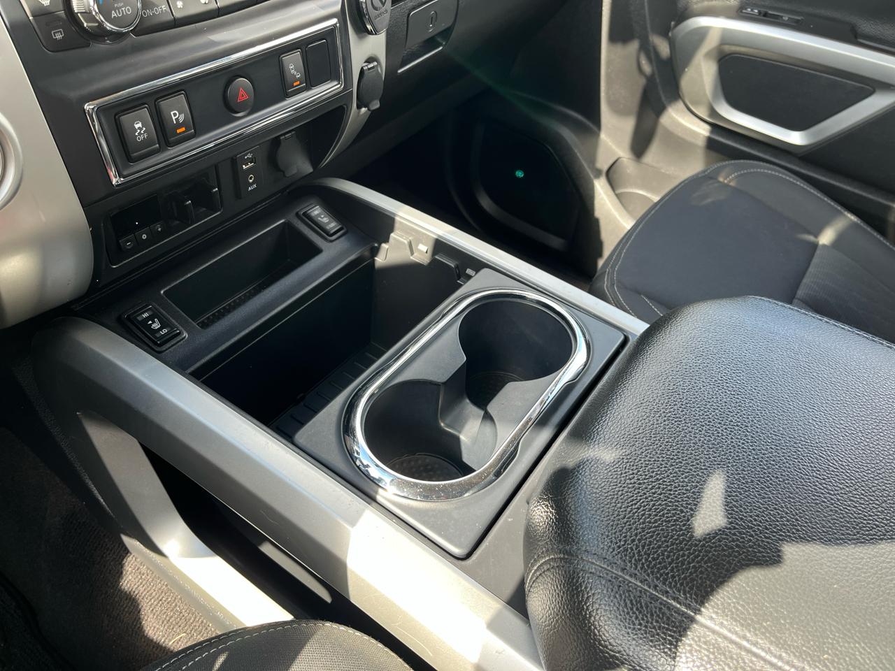 Nissan Titan XD 4x2 Gas Crew Cab SV 2017