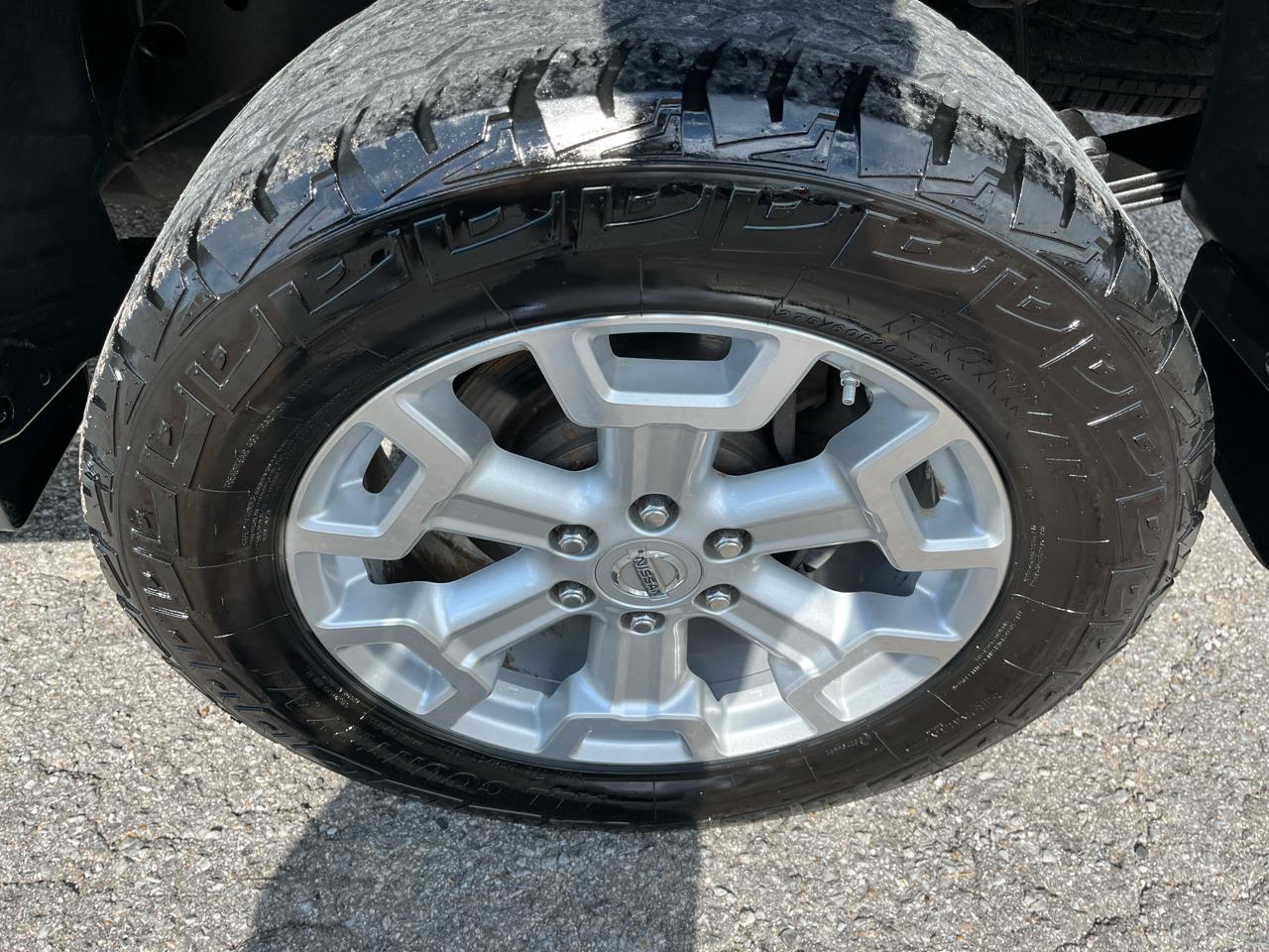 Nissan Titan XD 4x2 Gas Crew Cab SV 2017