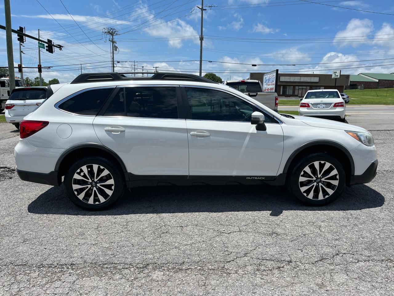 Subaru Outback 4dr Wgn 2.5i Limited 2015